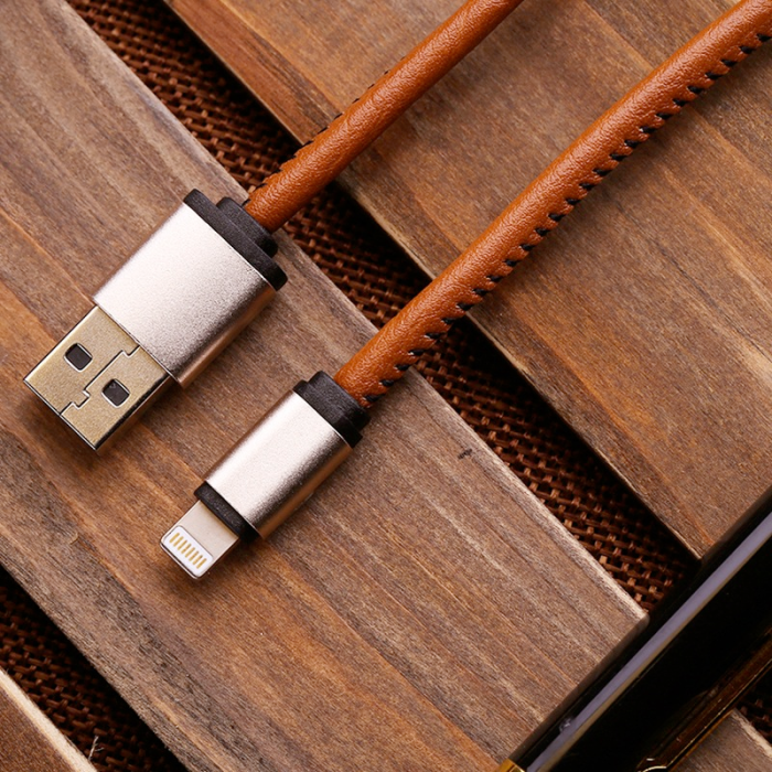 Кабель для заряджання телефонів USB - Lightning у шкіряному обплетенні, довжина 1 метр