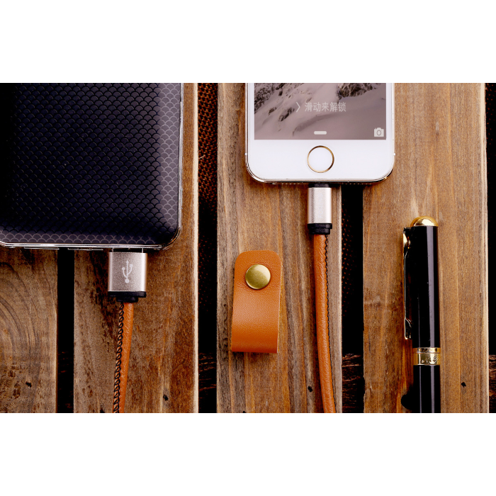 Кабель для заряджання телефонів USB - Lightning у шкіряному обплетенні, довжина 1 метр