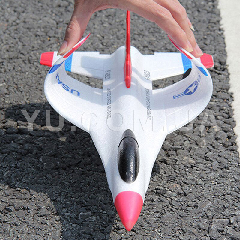 Самолёт истребитель на радиоуправлении F16 (FX823)